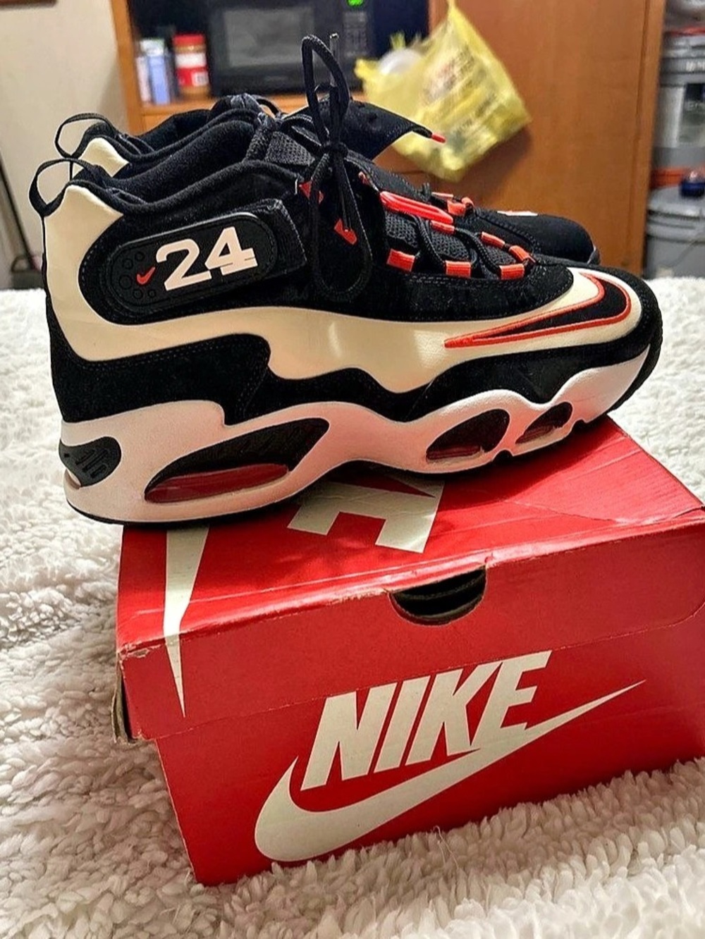 Nike Air Griffey Max 1 Cincinnati Reds Sneakers Black & White
